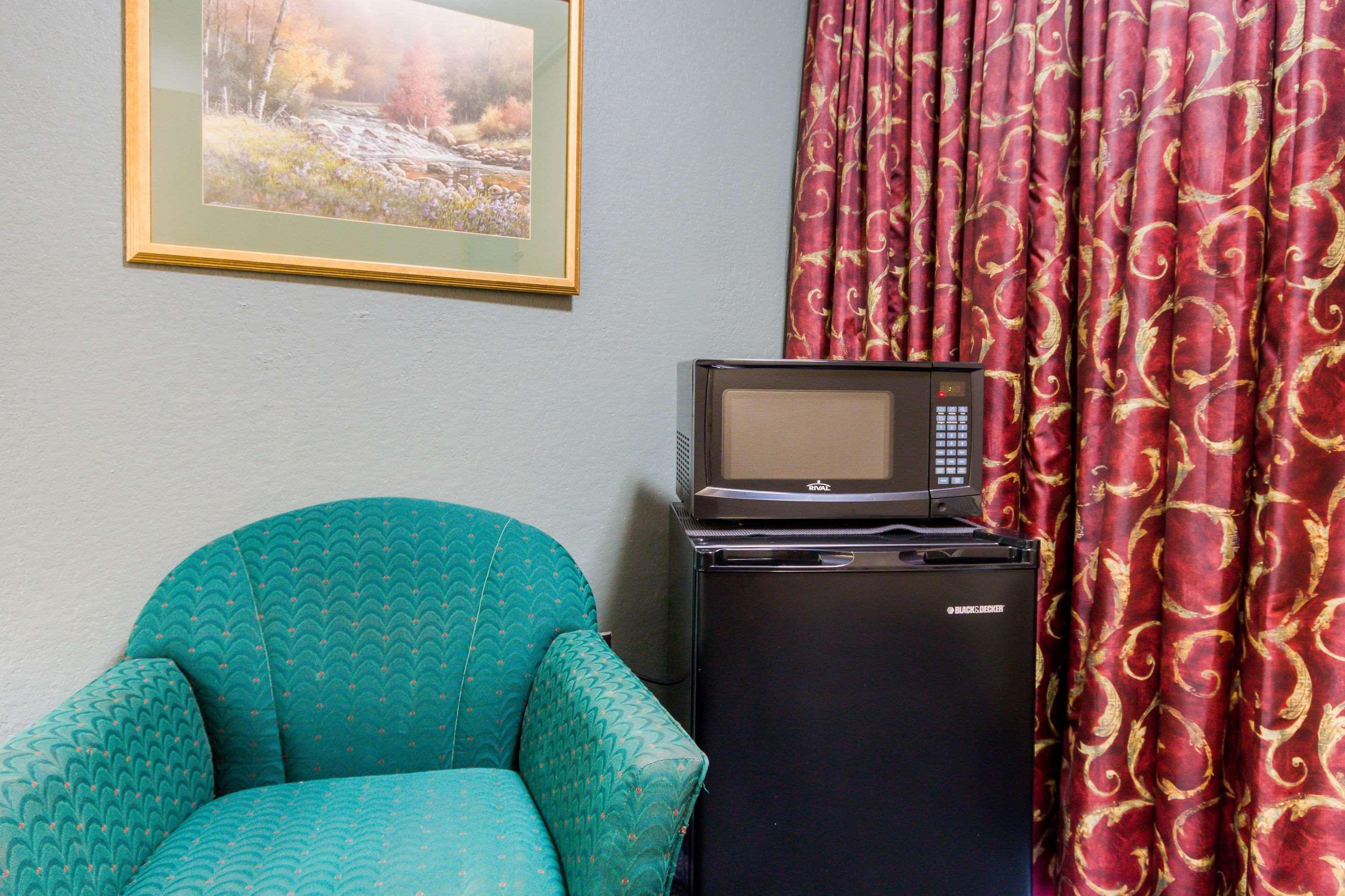 Hotel Rodeway And 2*